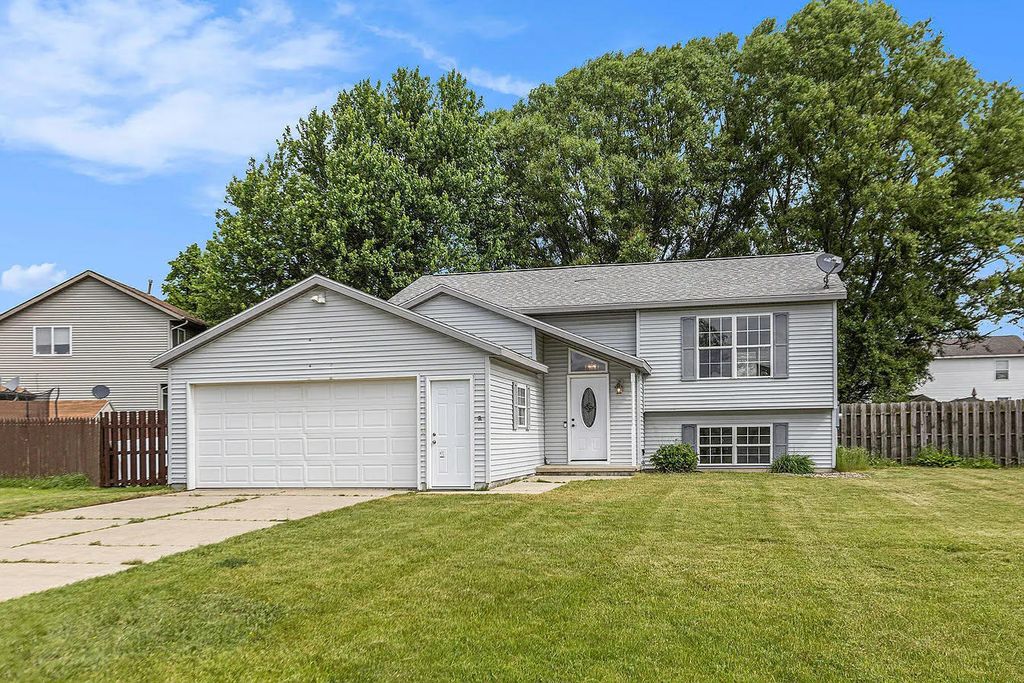 Photo of 11752 Deerfield Drive, Ravenna, MI 49451 (MLS # 26005760)