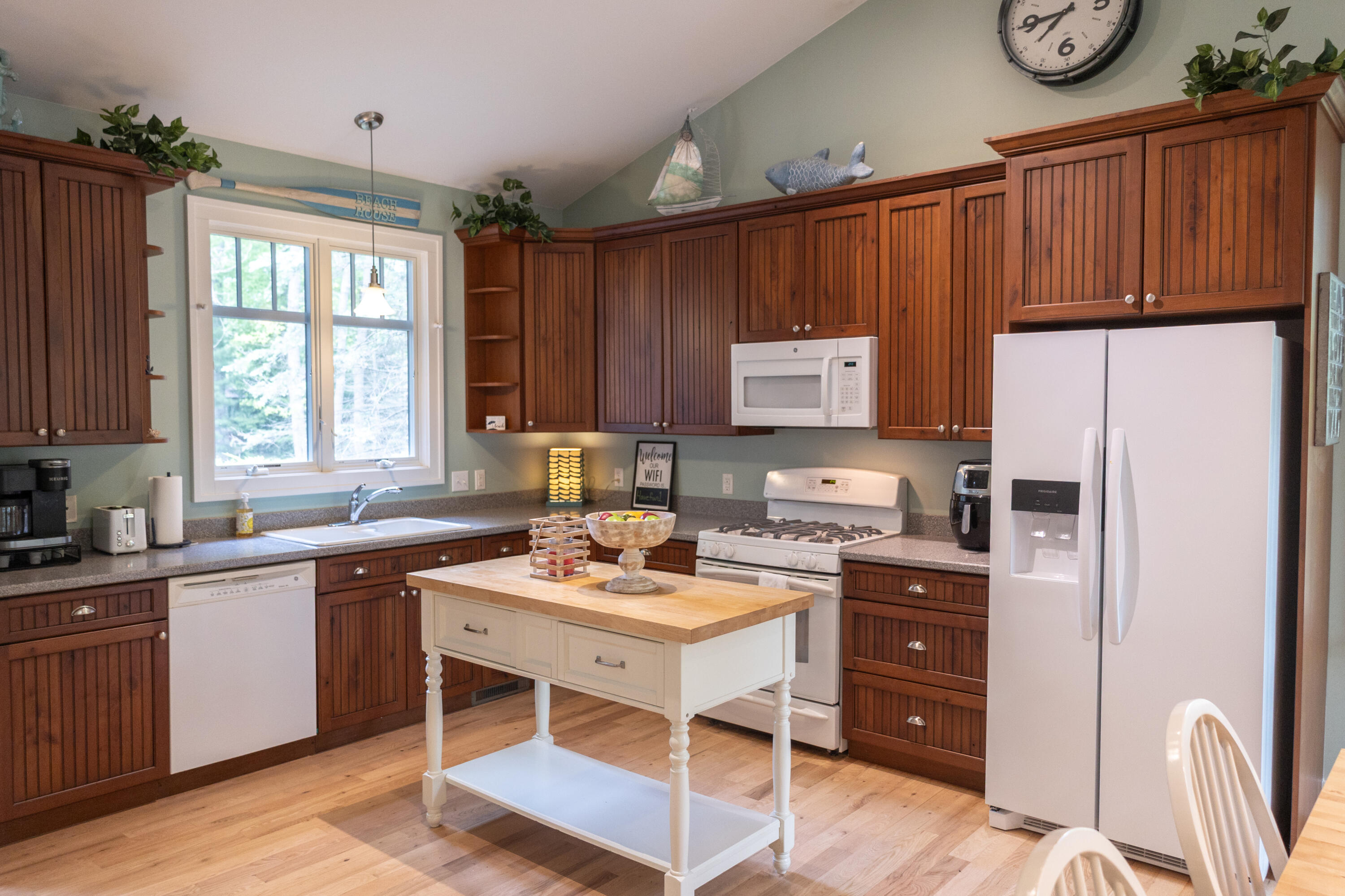 9720 Woodlawn Avenue