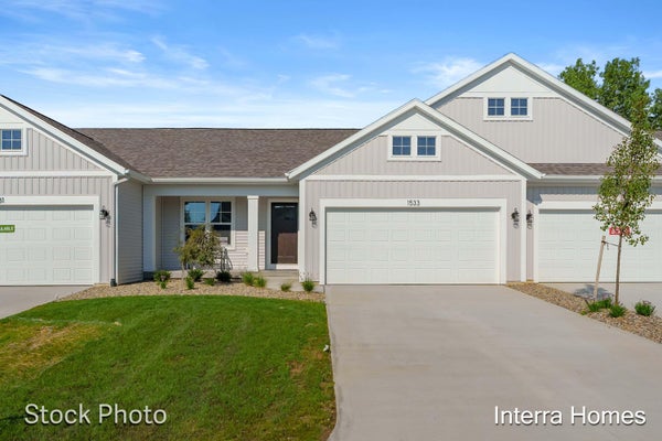 1593 N VILLAGE CIR, KALAMAZOO, MI 49009 - Image b59a06edcd3345154bd427ee39b99b57/3629533354