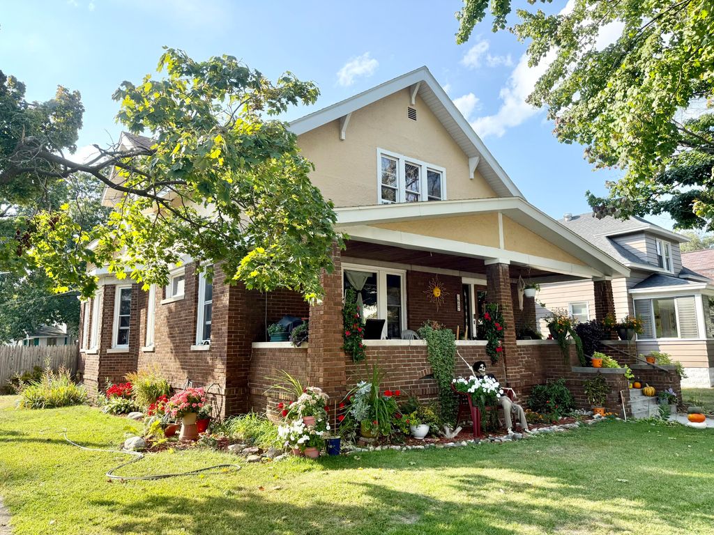 Photo of 1607 6th Street, Muskegon, MI 49441 (MLS # 25049660)