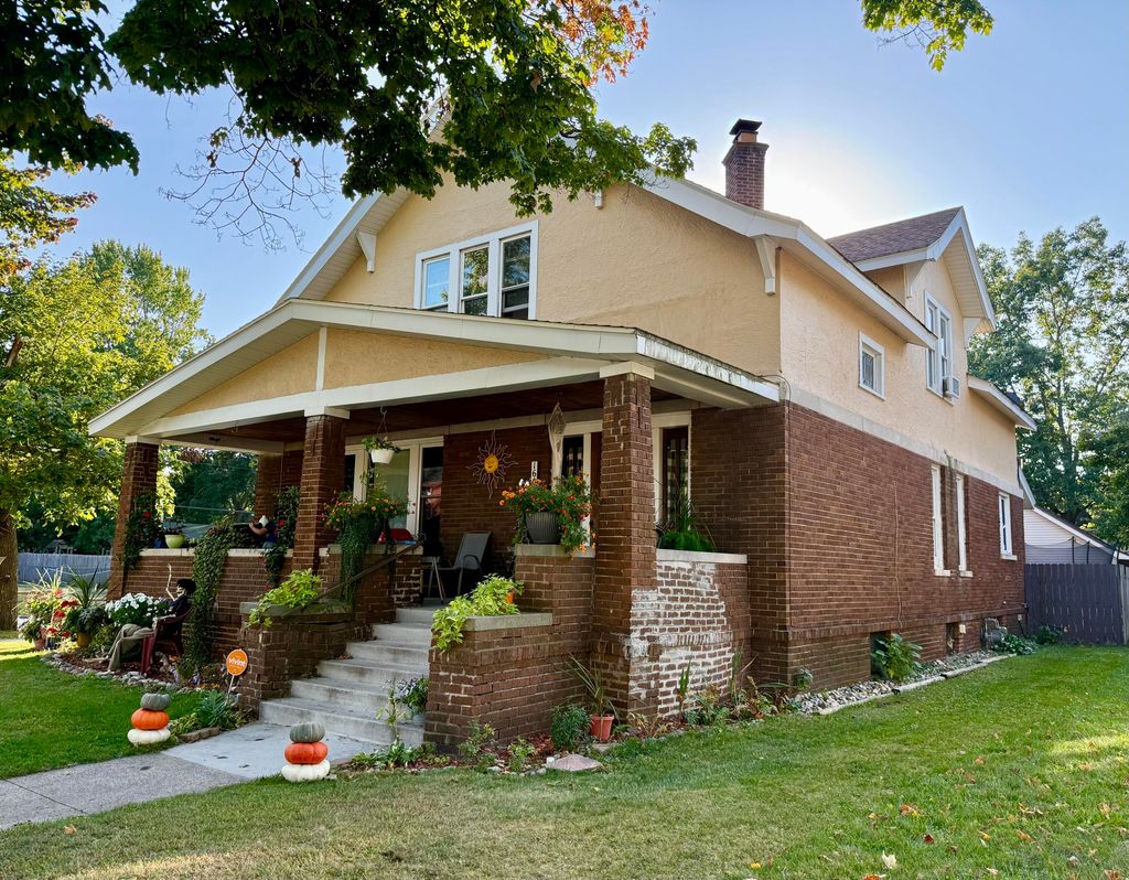 Photo of 1607 6th Street, Muskegon, MI 49441 (MLS # 25049660)