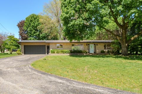 520 N West Street Coloma MI 49038