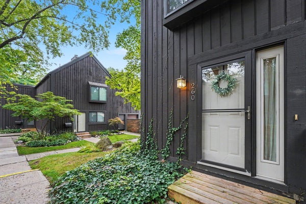 260 DUNBARTON CT, KALAMAZOO, MI 49006 - Image b63c91bb4925b65c06eadff47453fa4e/1450813824