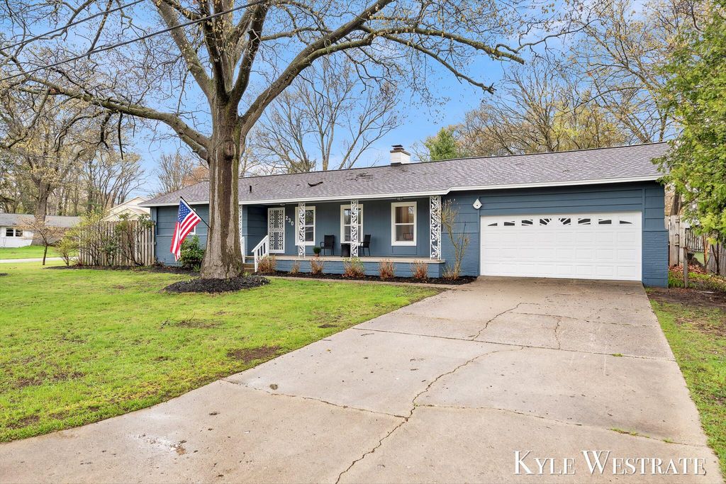 Photo of 230 California Avenue, Muskegon, MI 49445 (MLS # 26018973)