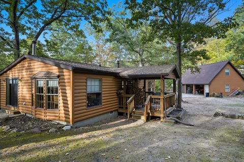 Photo of 10368 Schwyz Drive, Reed City, MI 49677 (MLS # 25050448)