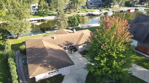 1510 Moccasin Trail Benton Harbor MI 49022