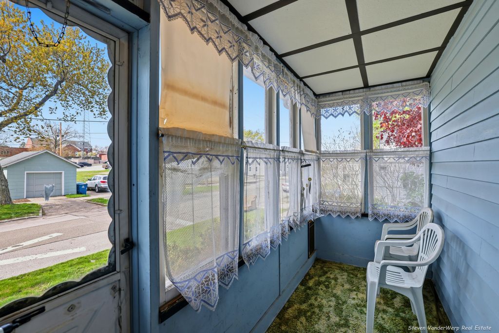 Photo of 533 Fulton Street, Grand Haven, MI 49417 (MLS # 26020496)