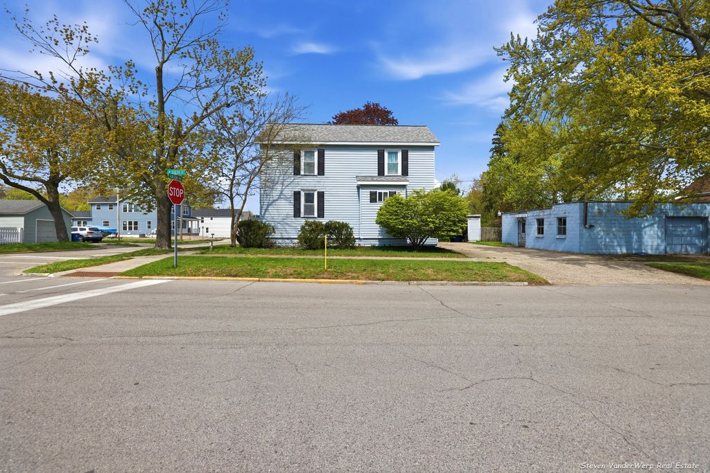 Photo of 533 Fulton Street, Grand Haven, MI 49417 (MLS # 26020496)