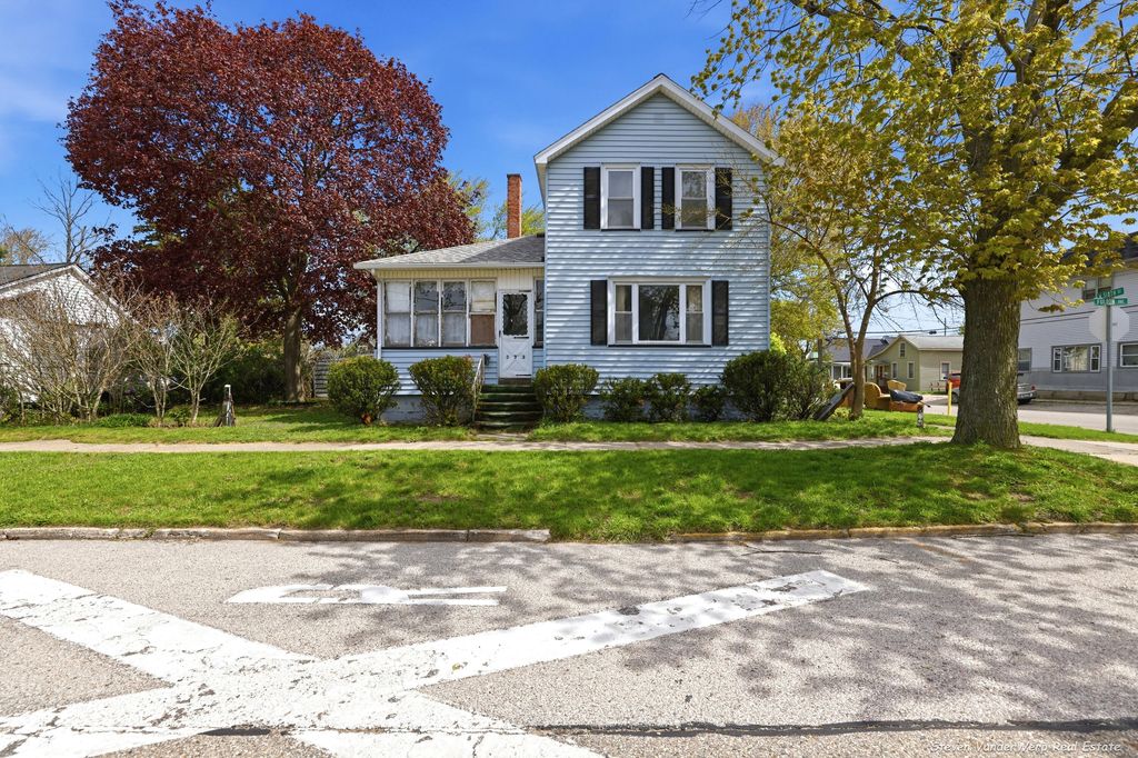 Photo of 533 Fulton Street, Grand Haven, MI 49417 (MLS # 26020496)