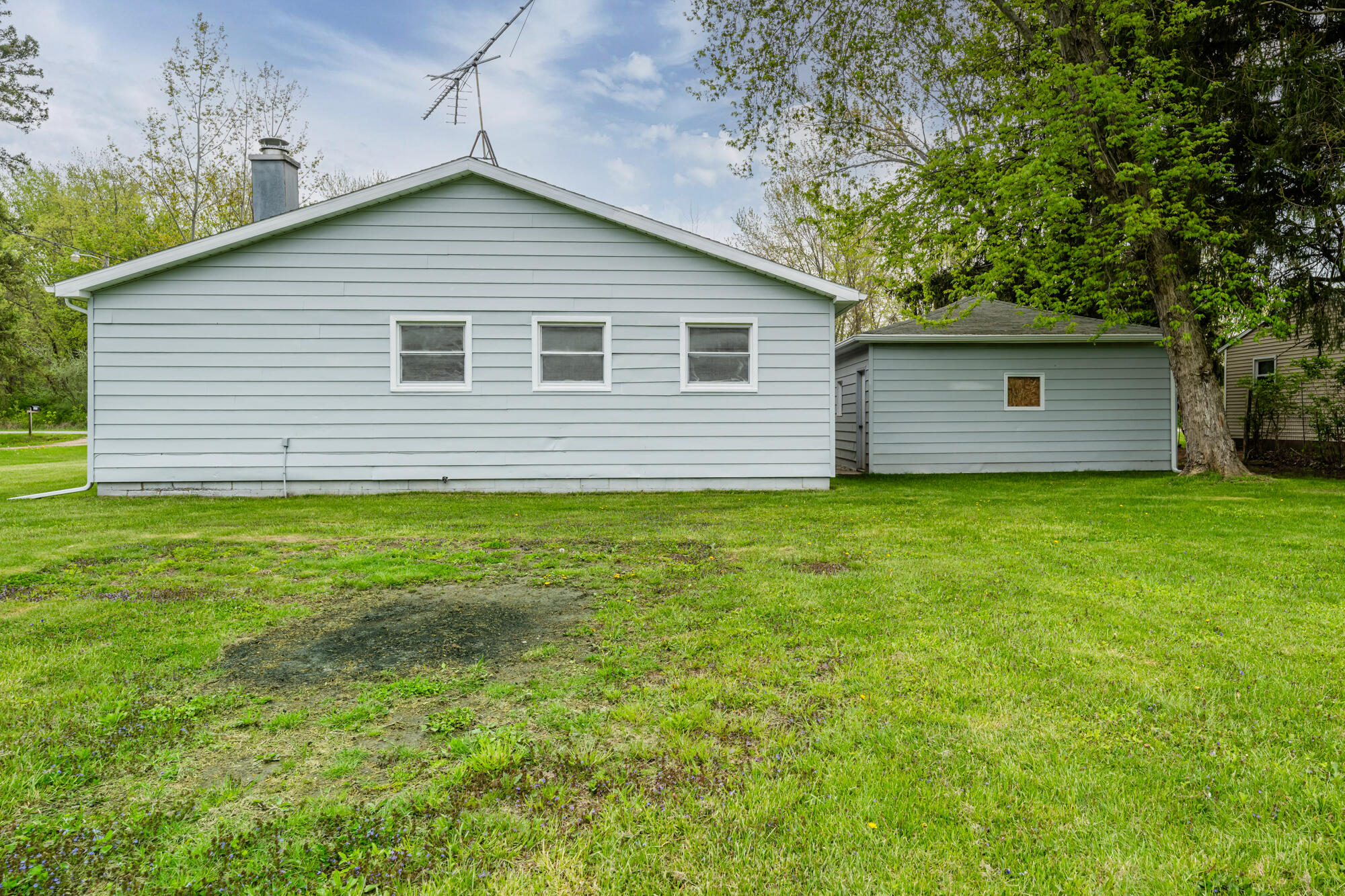 1688 Dewey Avenue
