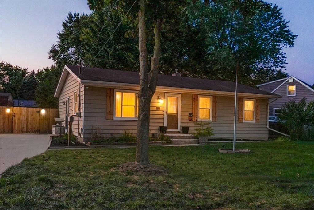 Photo of 153 Gaylord Drive NE, Rockford, MI 49341 (MLS # 25048499)