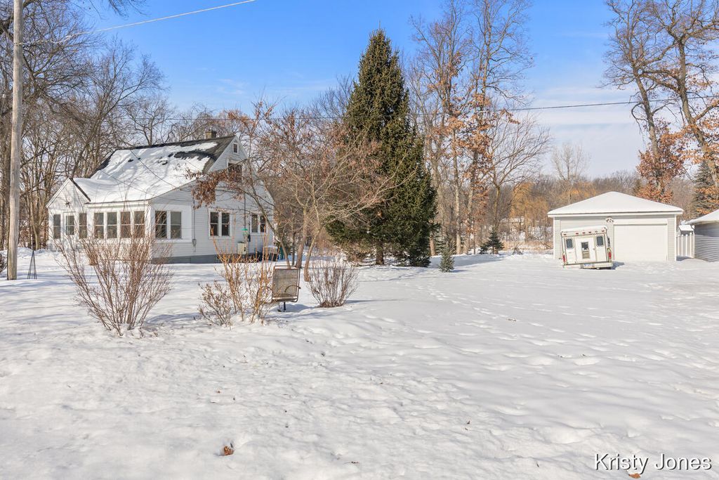 Photo of 1649 40th Street SW, Wyoming, MI 49519 (MLS # 26005043)