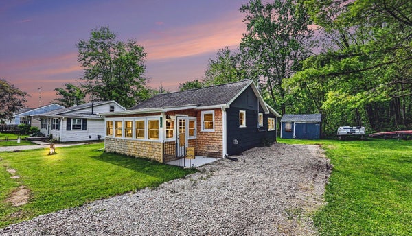 588 PLEASANT DR, GREGORY, MI 48137 - Image b76134613674e618ec69dfc08020c4fa/1253900968