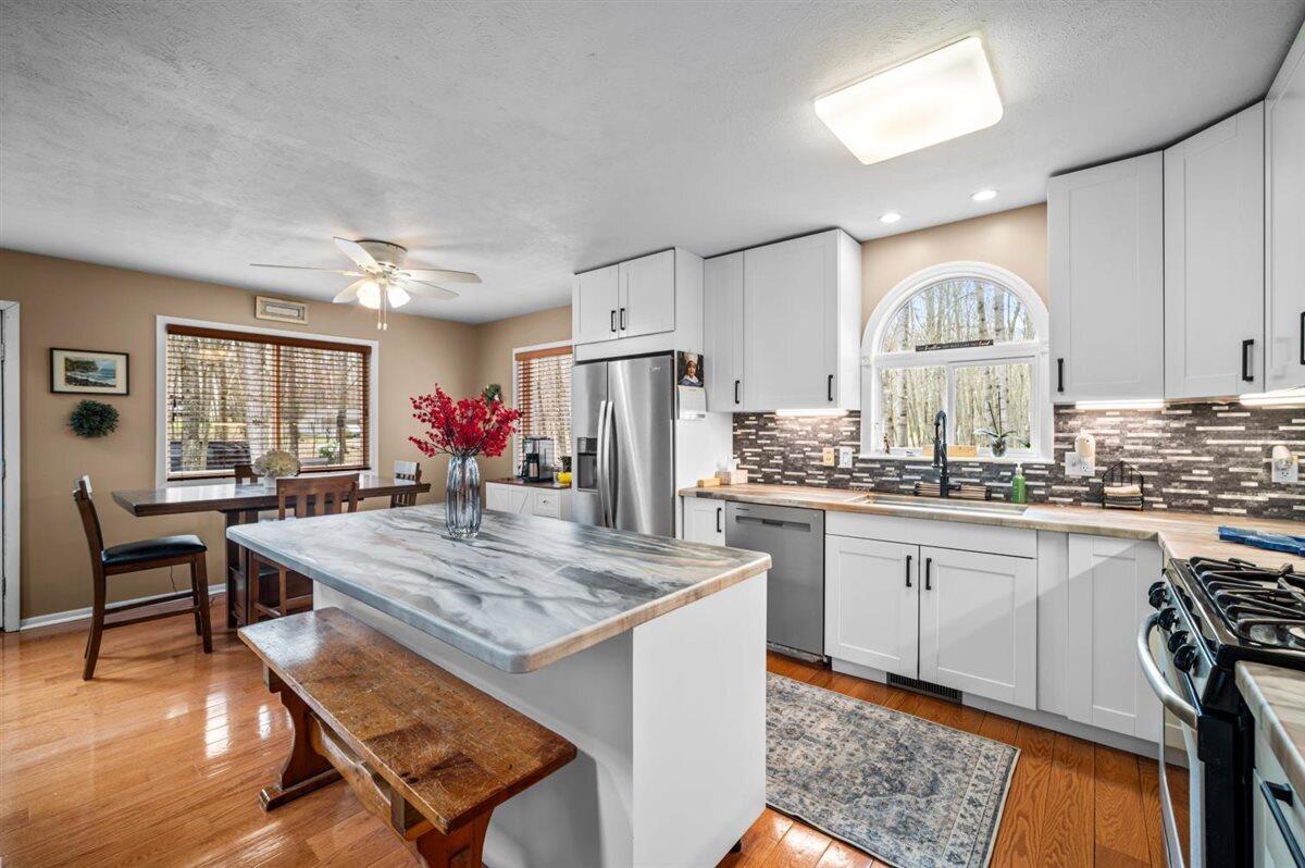 9341 Center Lane