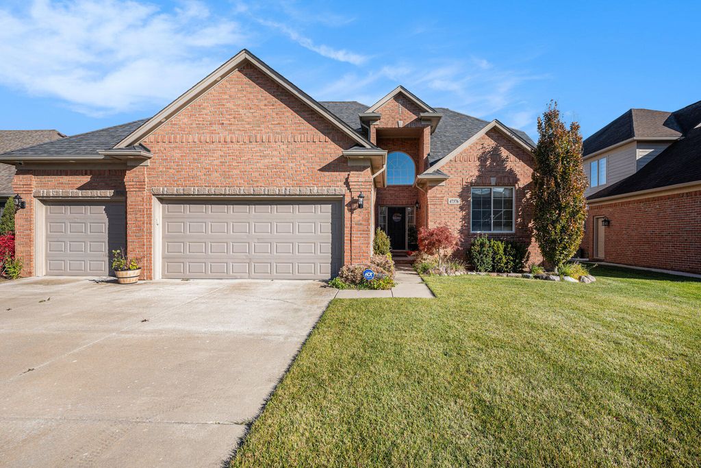 Photo of 47376 Hidden Meadows Drive, Macomb, MI 48044 (MLS # 26005070)