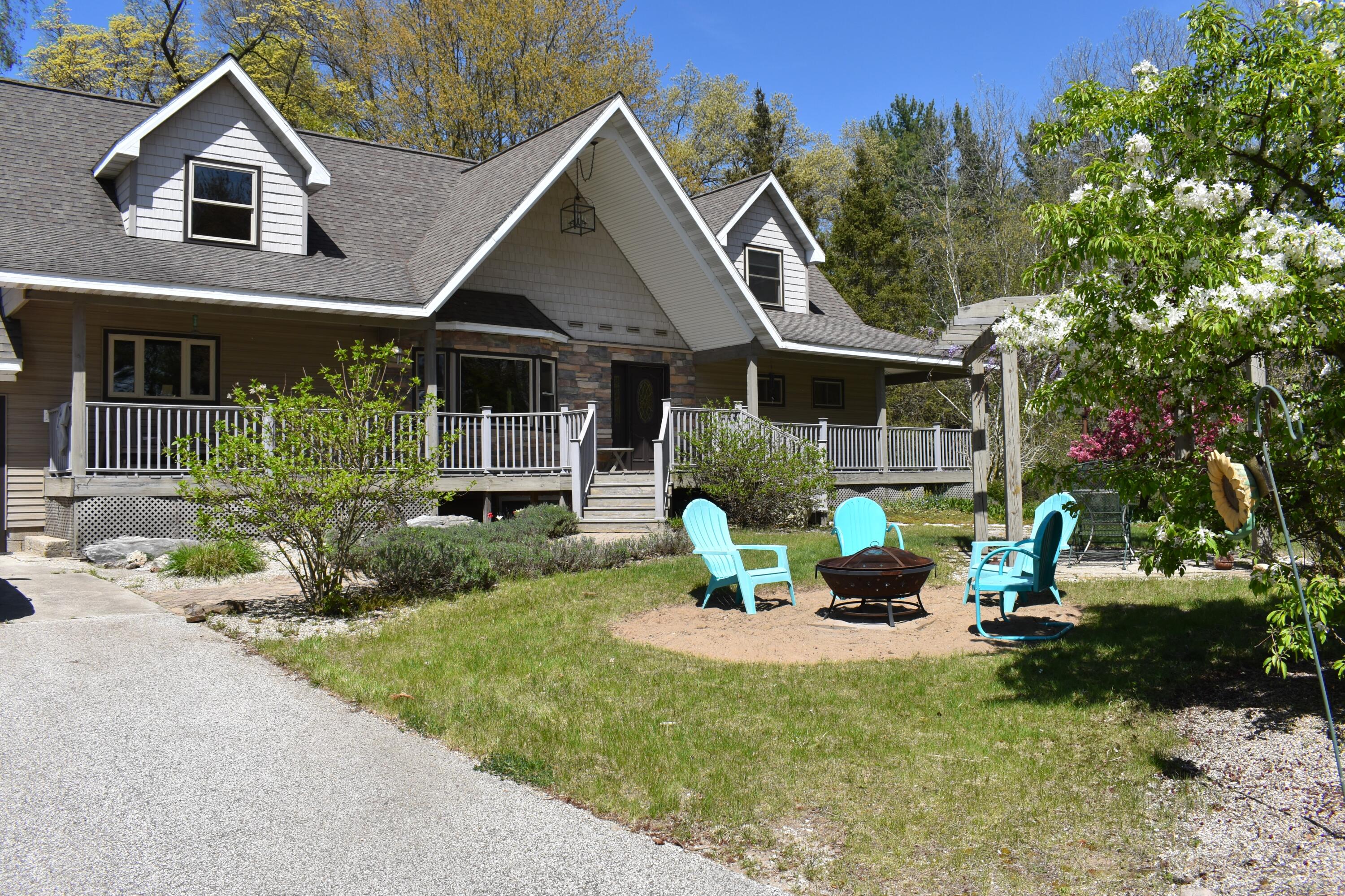226 N 176th Avenue