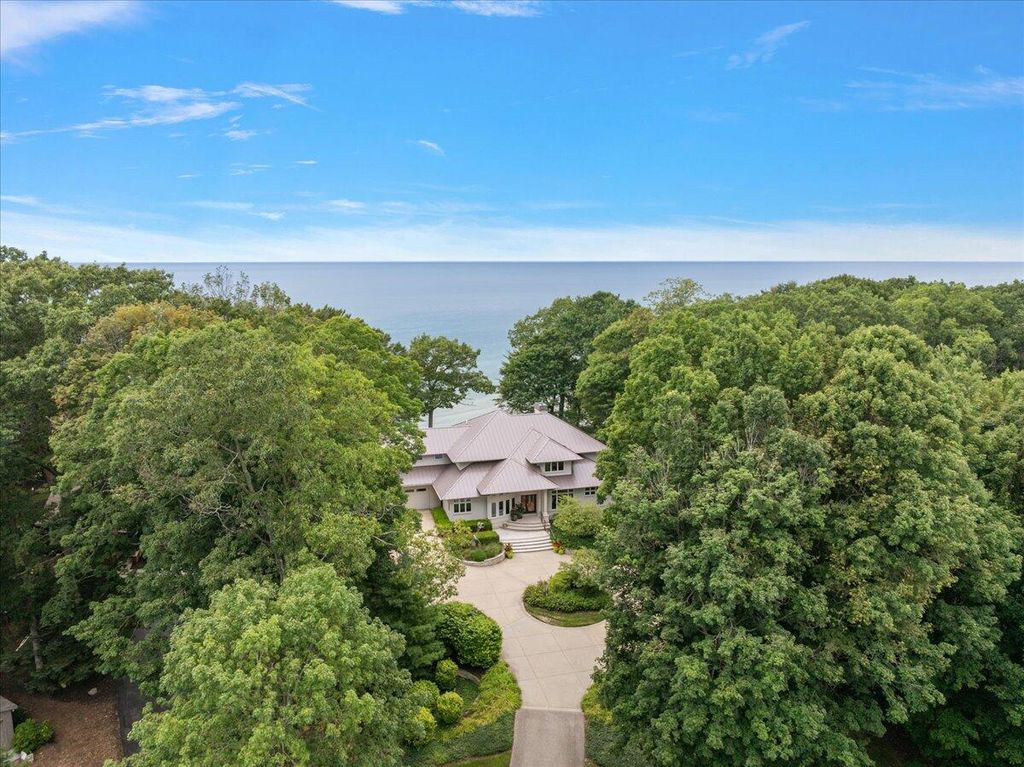 Photo of 11647 Garnsey Avenue, Grand Haven, MI 49417 (MLS # 25042533)