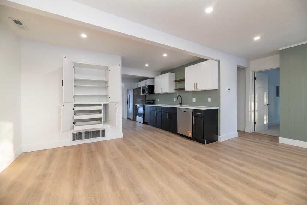 Photo of 7600 N Riverview Drive, Kalamazoo, MI 49004 (MLS # 26005179)