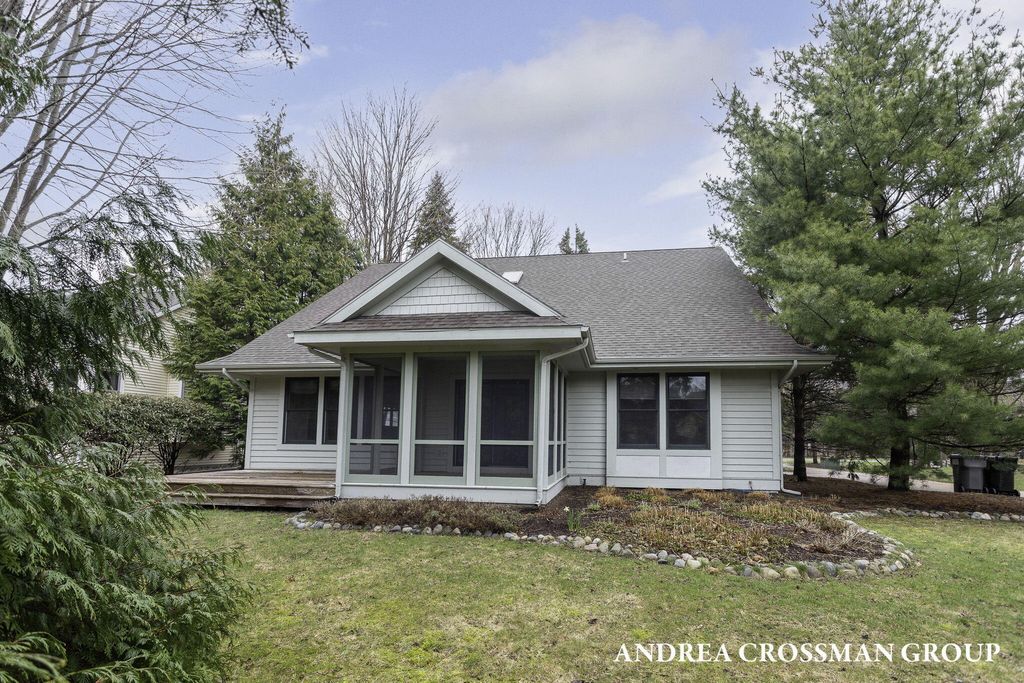 Photo of 2286 Perry Street, Holland, MI 49424 (MLS # 26015001)