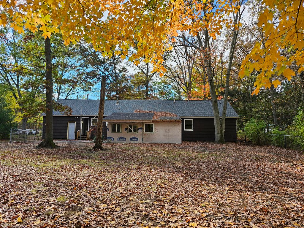 Photo of 1560 S Brooks Road S, Muskegon, MI 49442 (MLS # 26001839)