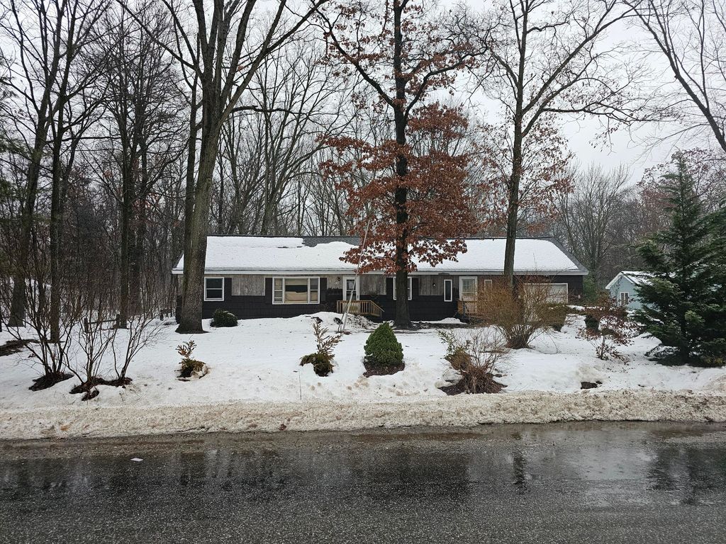 Photo of 1560 S Brooks Road S, Muskegon, MI 49442 (MLS # 26001839)