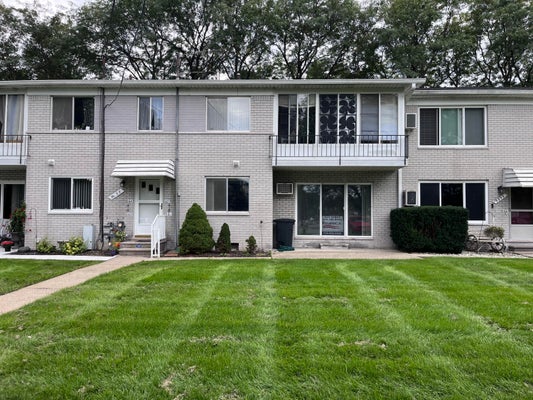 5955 ALAN DR, BRIGHTON, MI 48116 - Image b8875bdf2dcd1c8451e393c7300576f5/4293340387