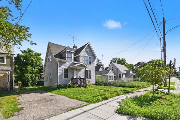 908 W LAPEER ST, LANSING, MI 48915 - Image b8d613c4a12b34c829a181cbc99da71d/783329063
