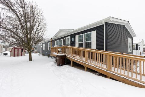 Photo of 532 Harwood Court, Eaton Rapids, MI 48827 (MLS # 26004688)