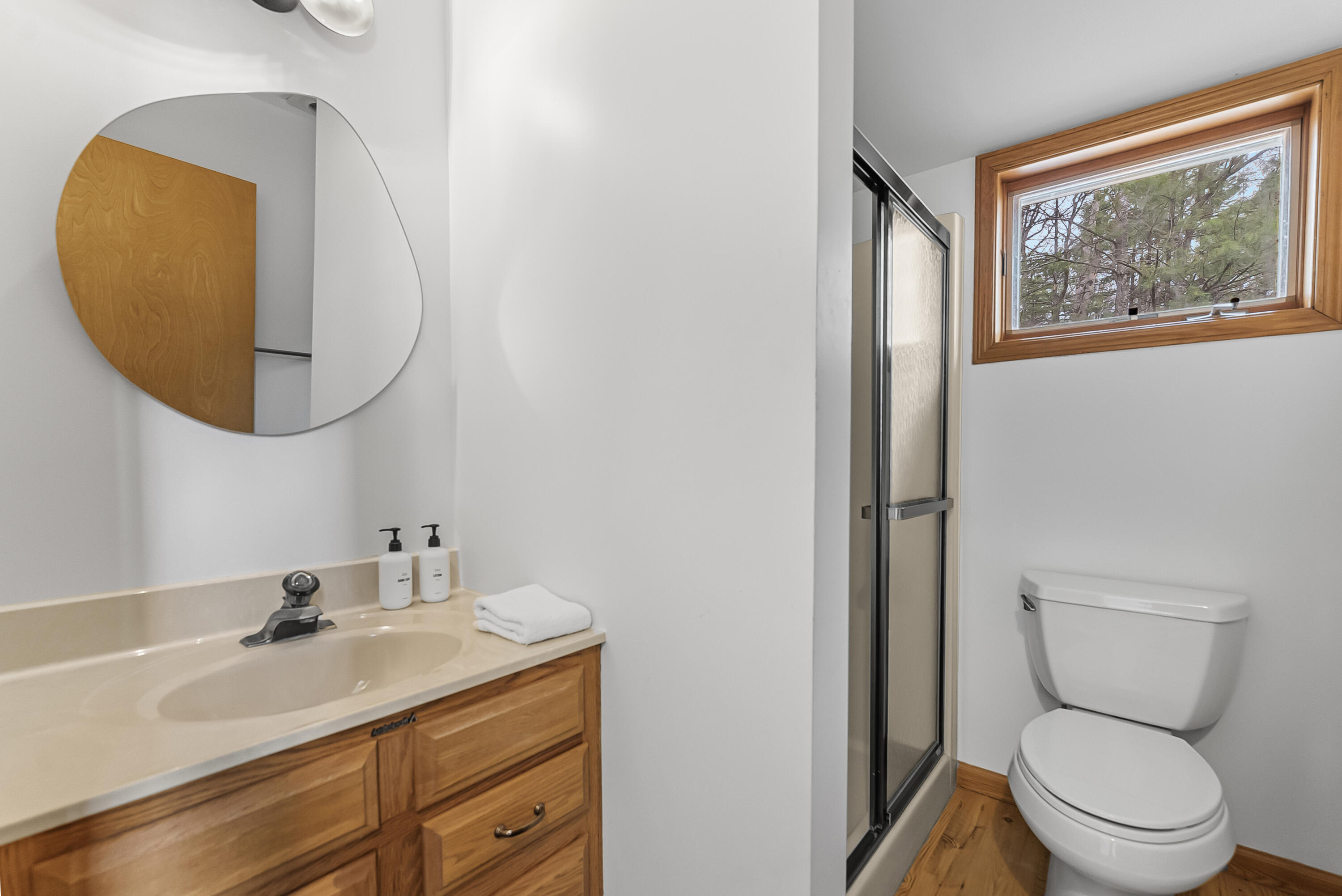 Traverse City, Michigan, 49696, United States, 4 Bedrooms Bedrooms, ,4 BathroomsBathrooms,Residential,Active,2043437