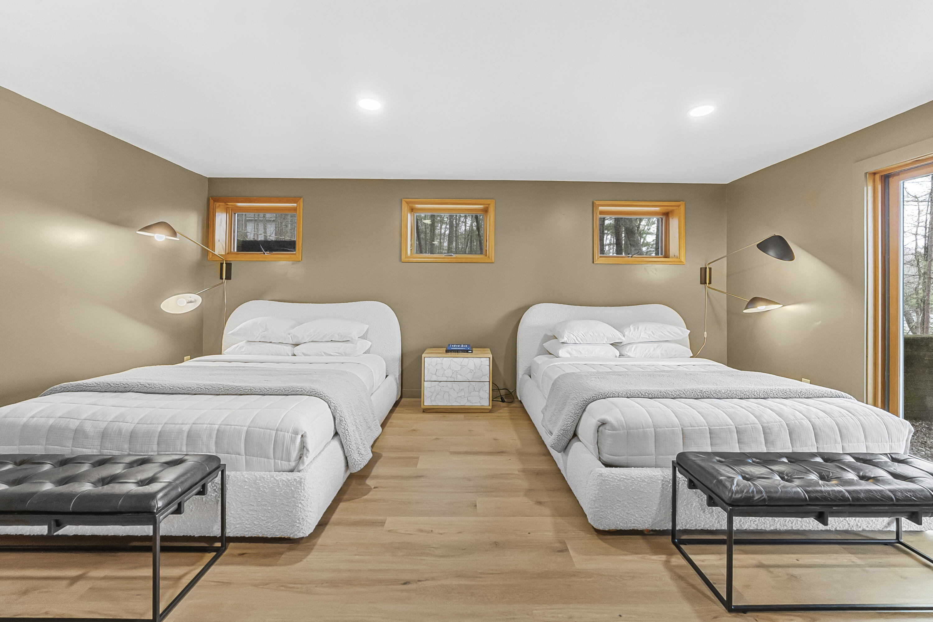 Traverse City, Michigan, 49696, United States, 4 Bedrooms Bedrooms, ,4 BathroomsBathrooms,Residential,Active,2043437