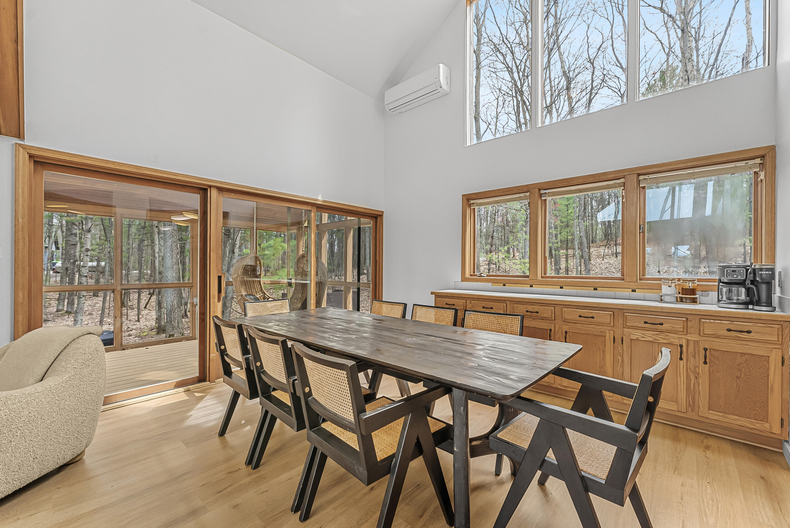 Traverse City, Michigan, 49696, United States, 4 Bedrooms Bedrooms, ,4 BathroomsBathrooms,Residential,Active,2043437