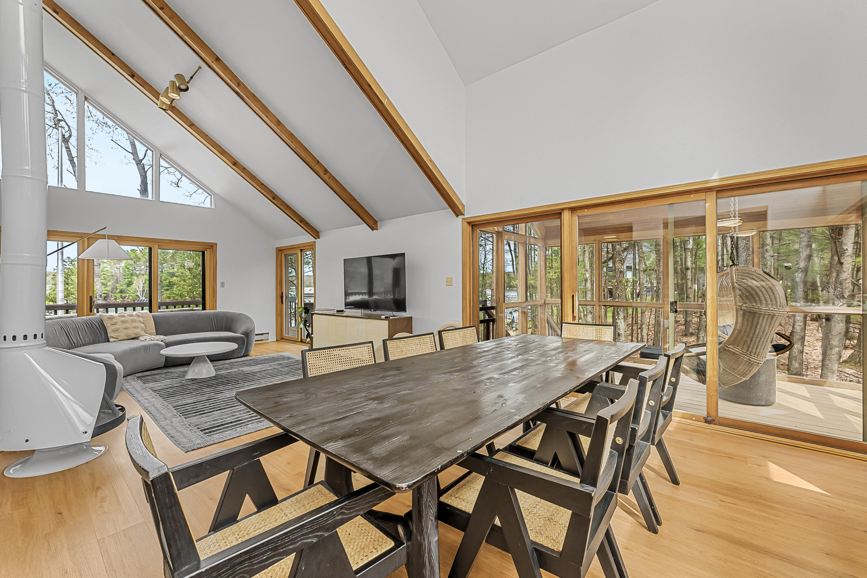 Traverse City, Michigan, 49696, United States, 4 Bedrooms Bedrooms, ,4 BathroomsBathrooms,Residential,Active,2043437