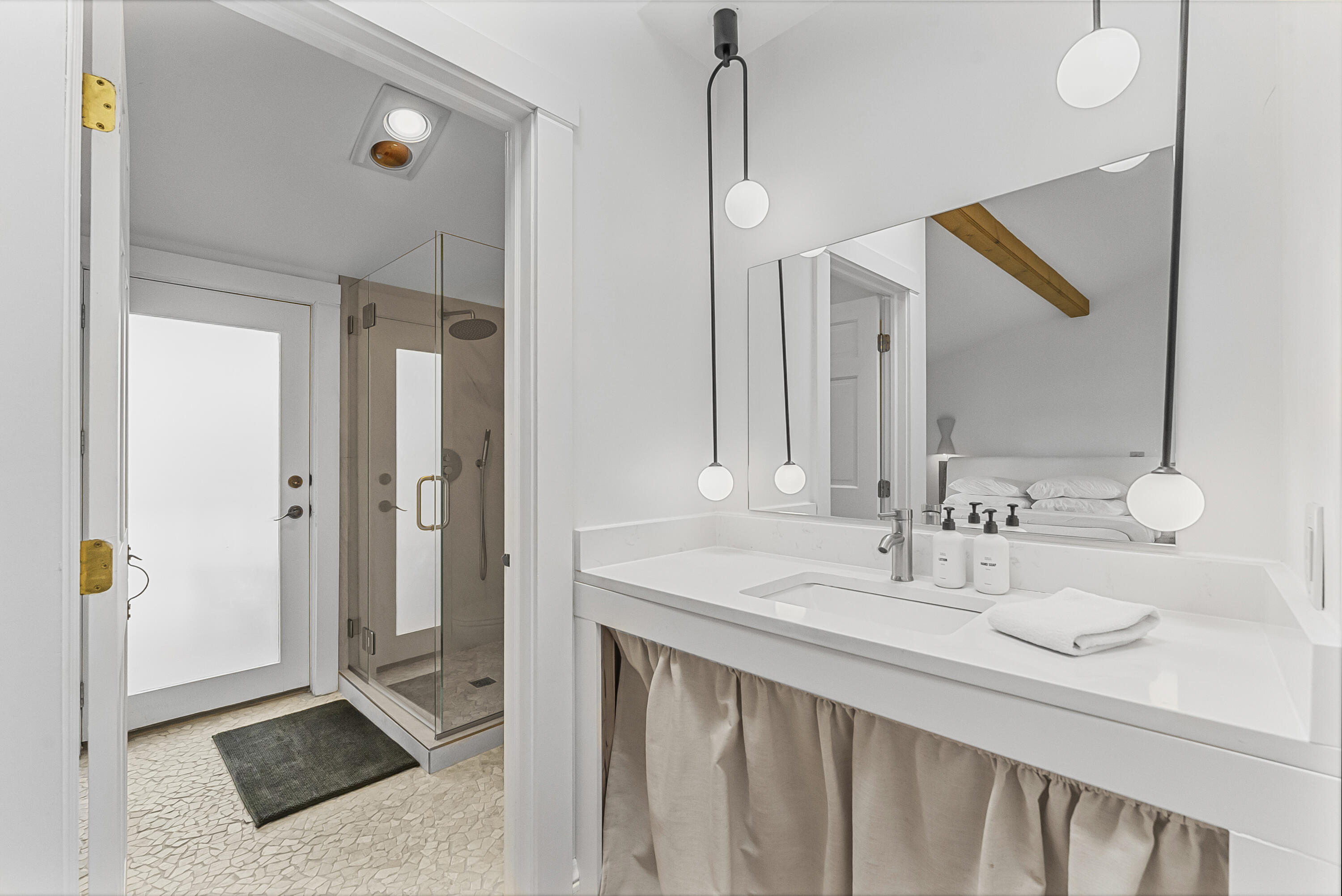 Traverse City, Michigan, 49696, United States, 4 Bedrooms Bedrooms, ,4 BathroomsBathrooms,Residential,Active,2043437