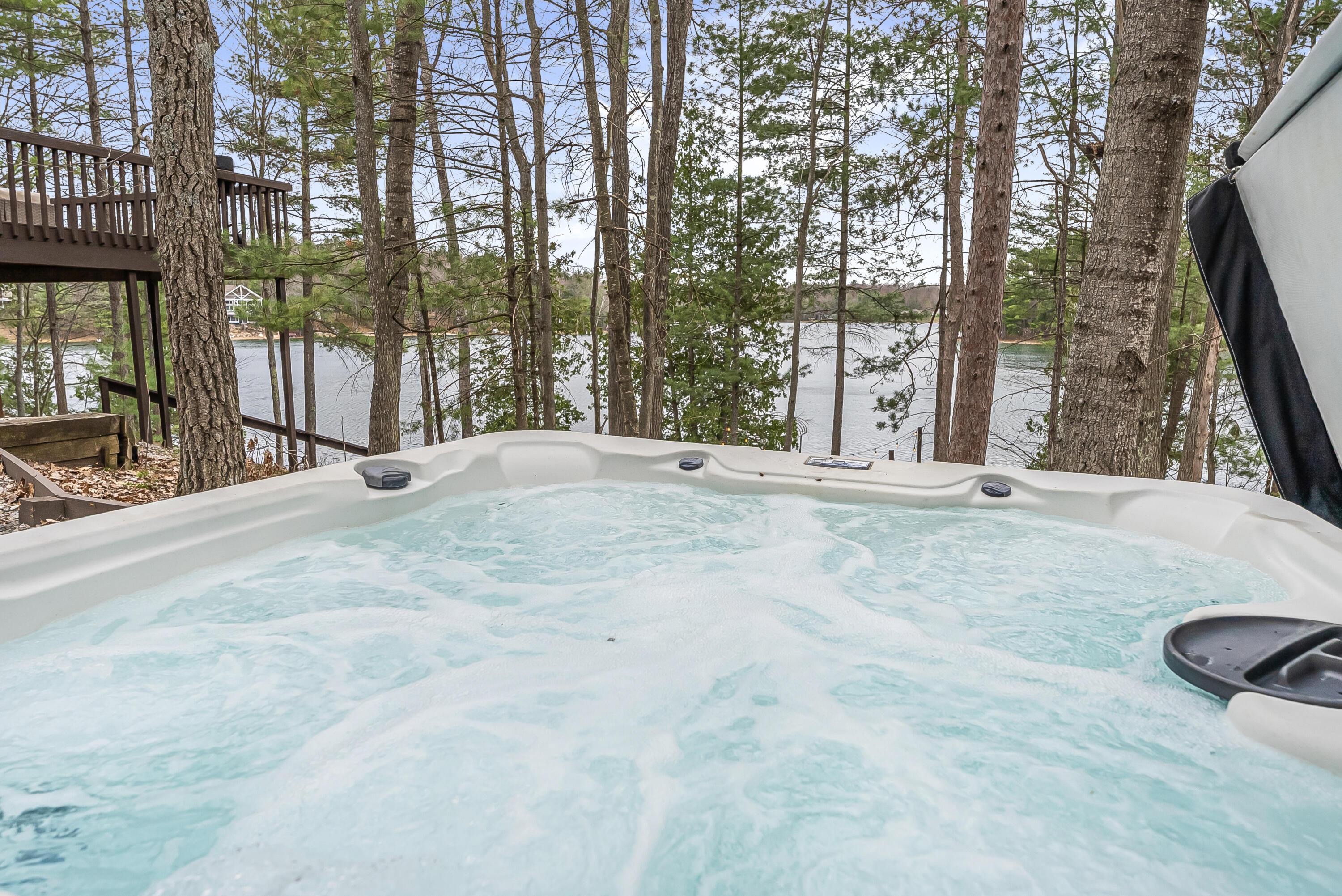Traverse City, Michigan, 49696, United States, 4 Bedrooms Bedrooms, ,4 BathroomsBathrooms,Residential,Active,2043437