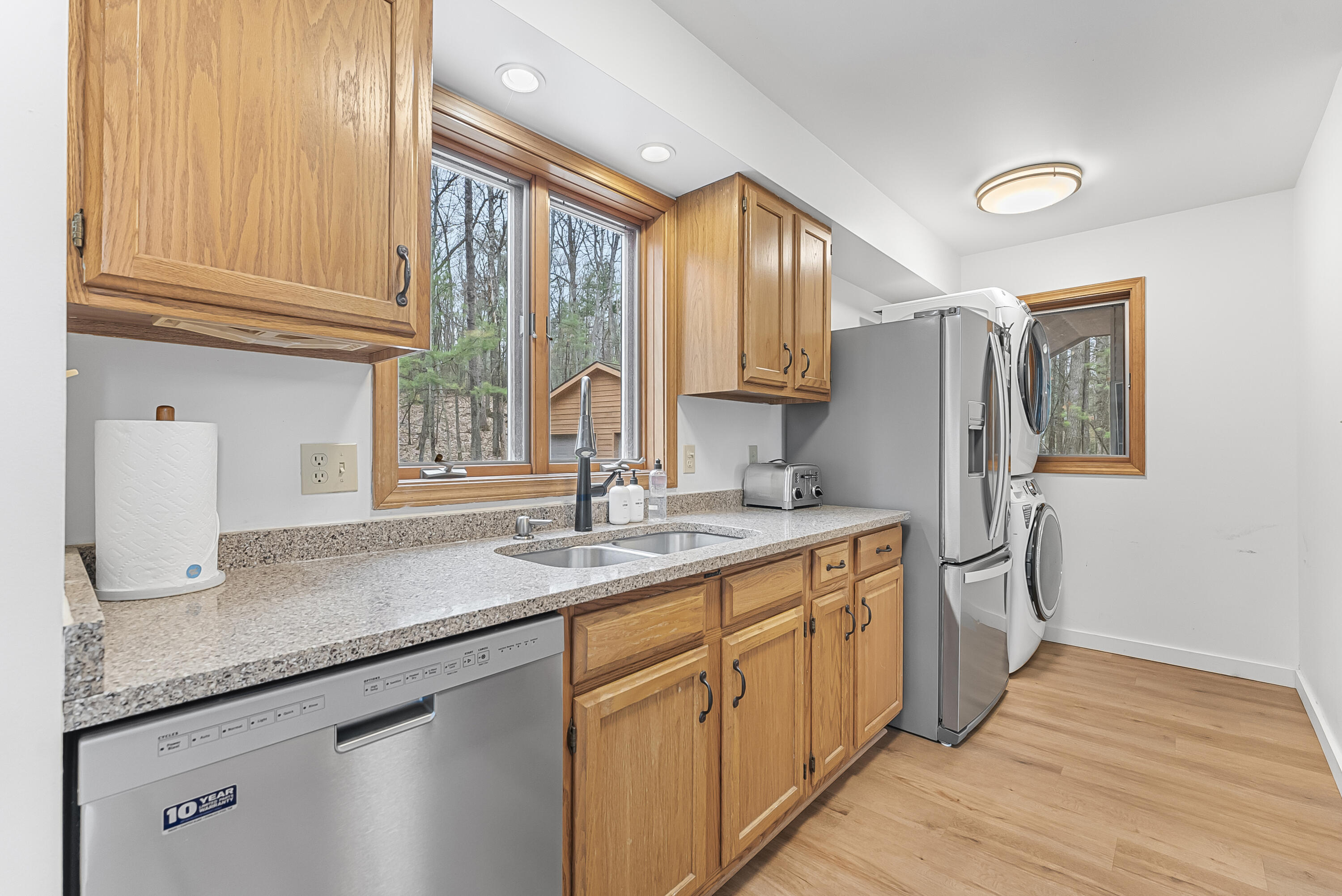 Traverse City, Michigan, 49696, United States, 4 Bedrooms Bedrooms, ,4 BathroomsBathrooms,Residential,Active,2043437