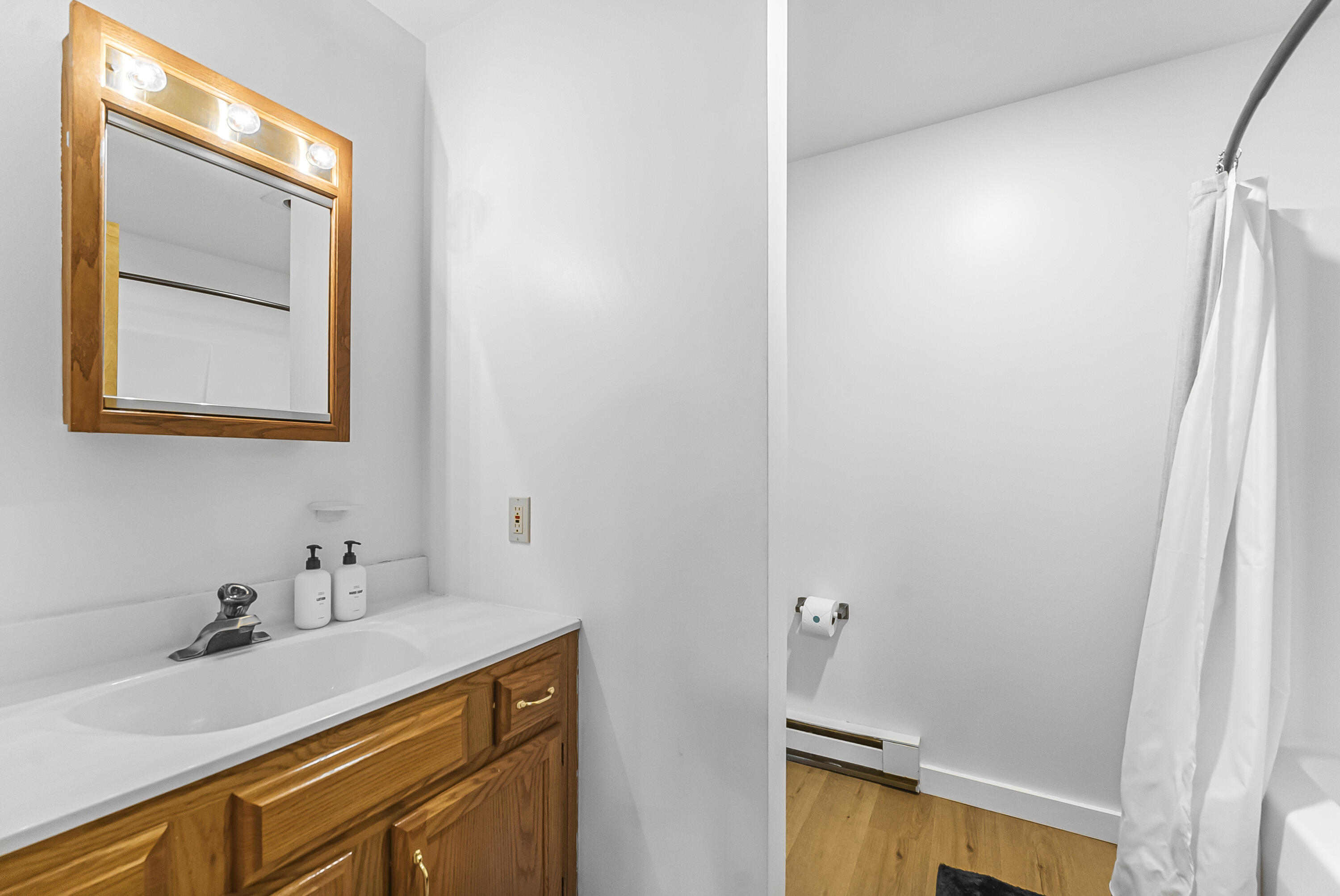 Traverse City, Michigan, 49696, United States, 4 Bedrooms Bedrooms, ,4 BathroomsBathrooms,Residential,Active,2043437