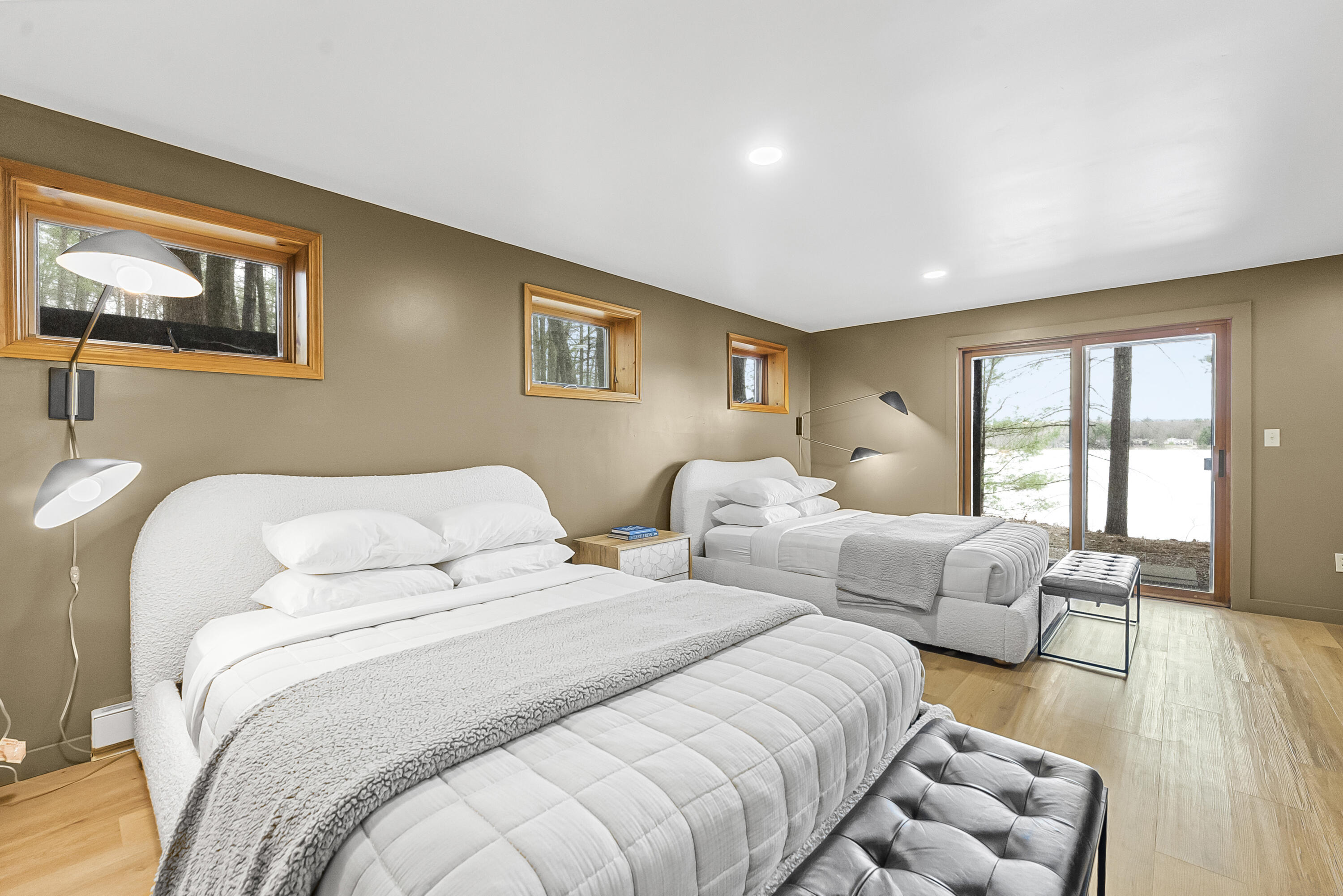 Traverse City, Michigan, 49696, United States, 4 Bedrooms Bedrooms, ,4 BathroomsBathrooms,Residential,Active,2043437