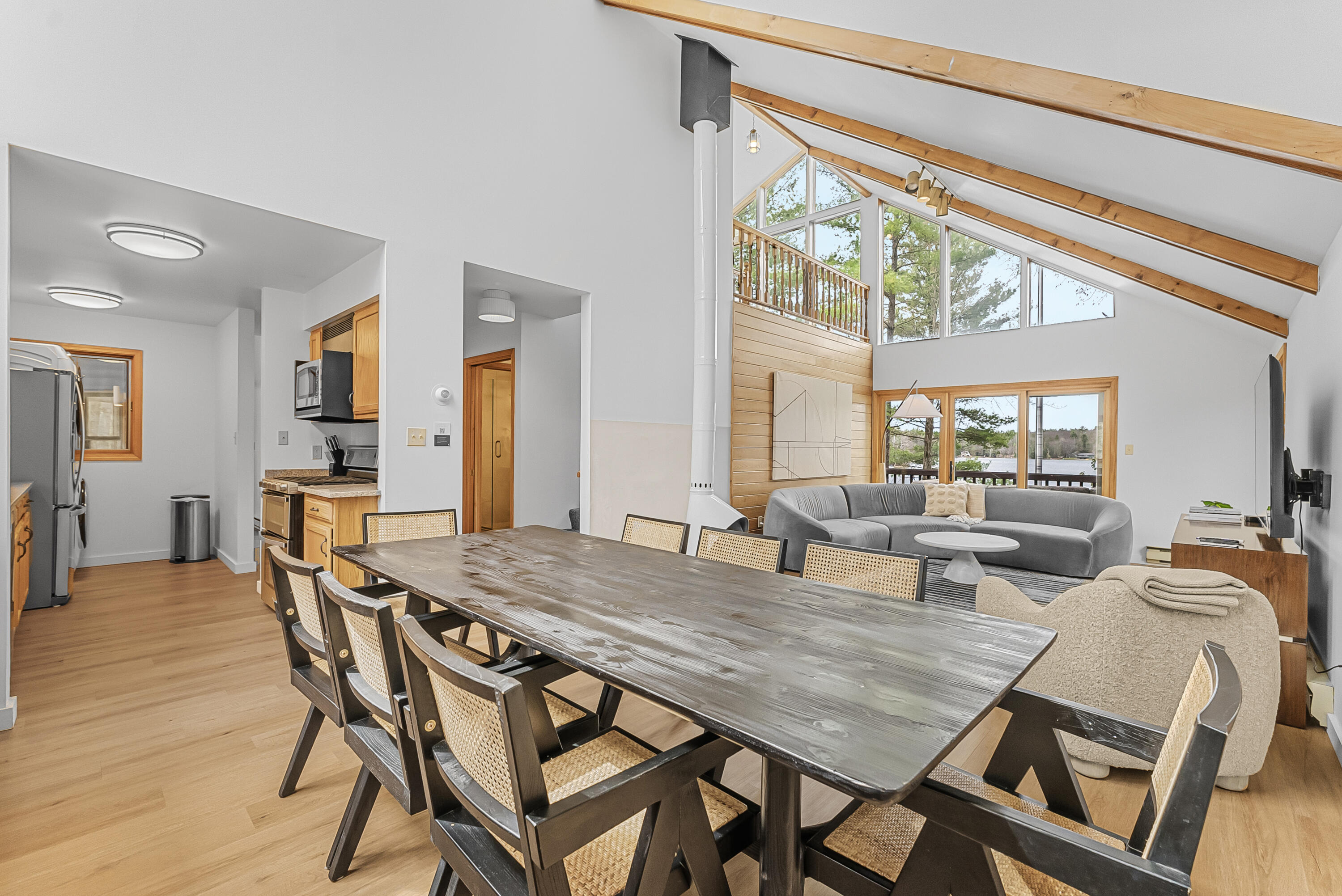Traverse City, Michigan, 49696, United States, 4 Bedrooms Bedrooms, ,4 BathroomsBathrooms,Residential,Active,2043437