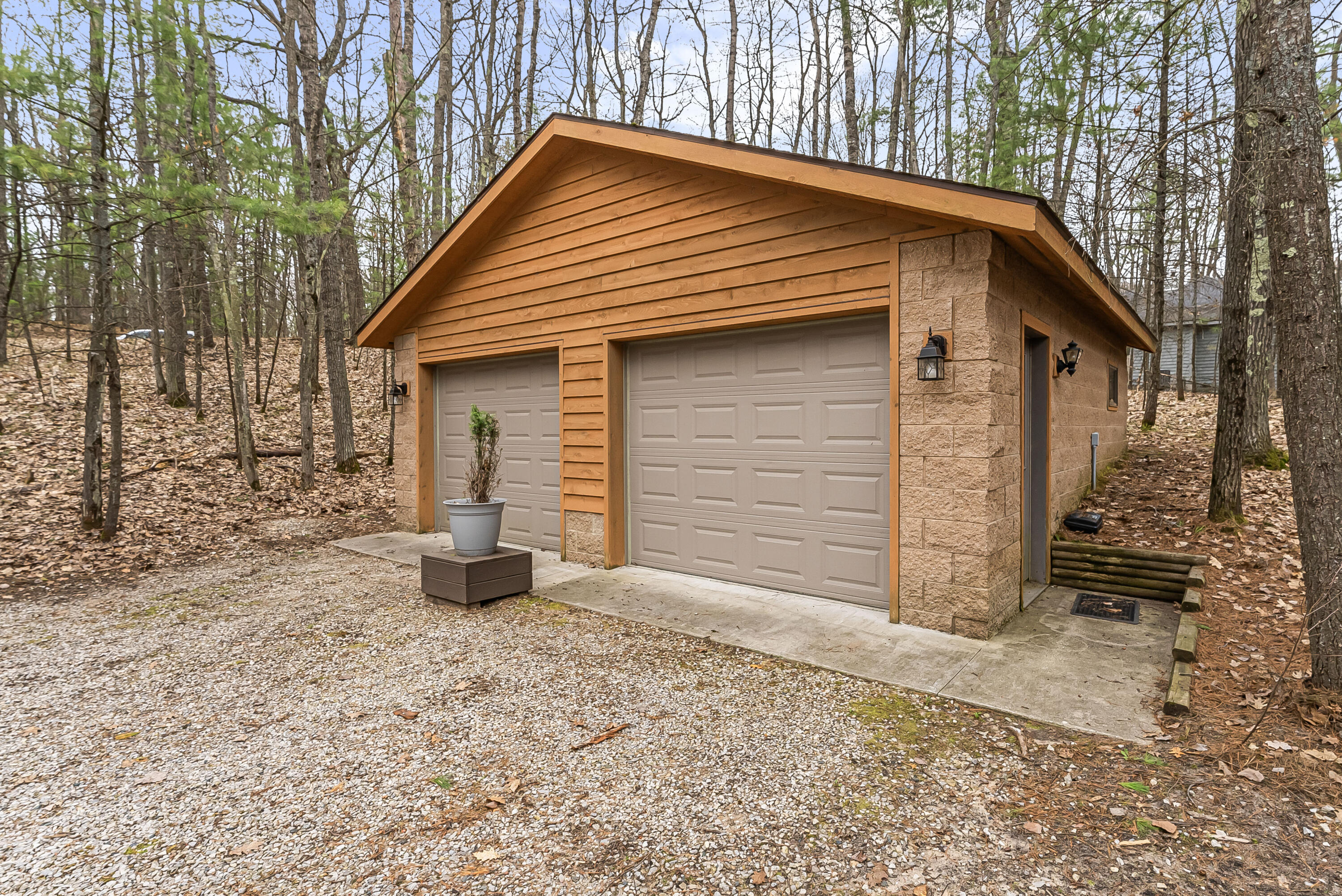 Traverse City, Michigan, 49696, United States, 4 Bedrooms Bedrooms, ,4 BathroomsBathrooms,Residential,Active,2043437