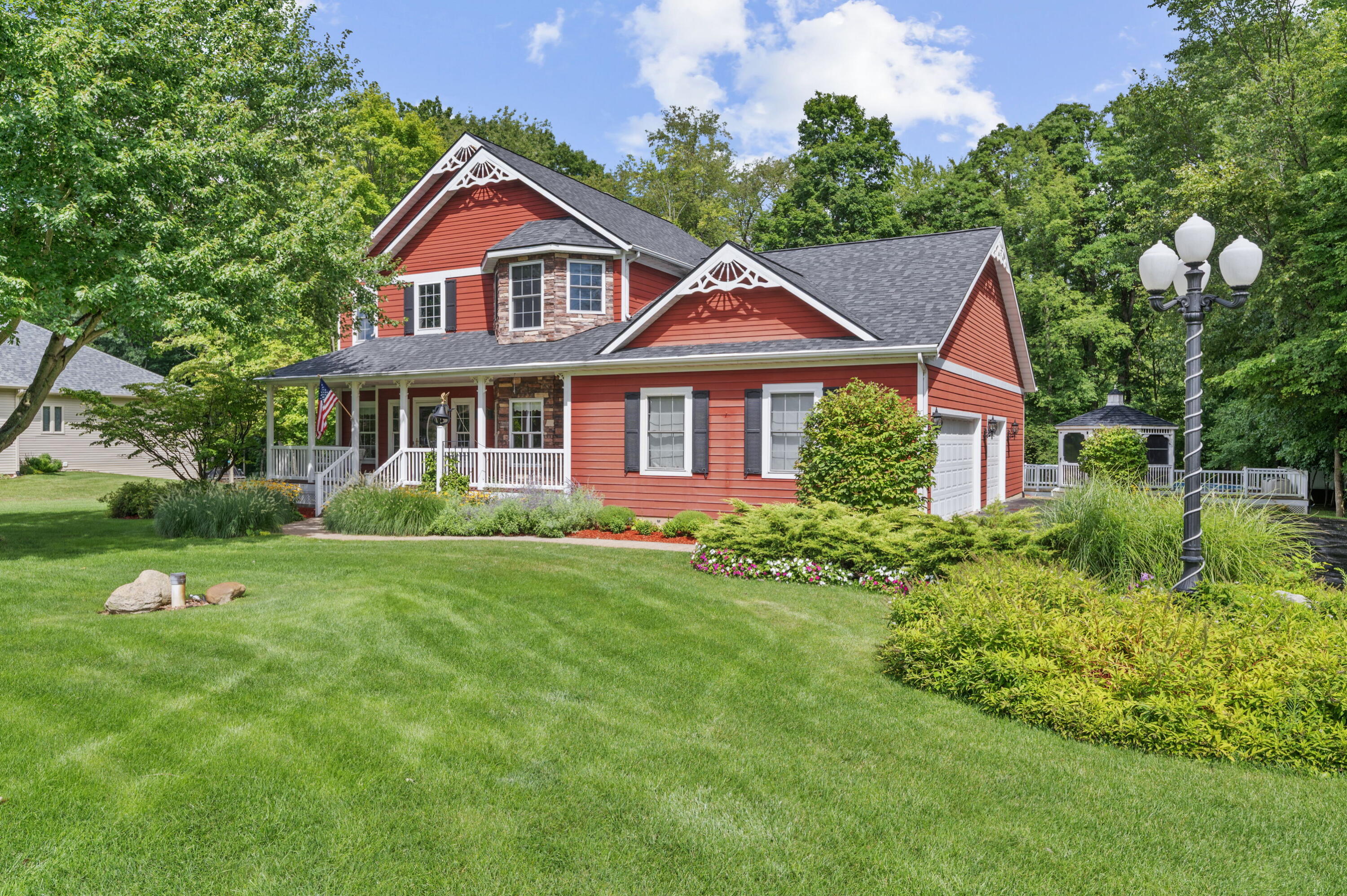 6211 Whitetail Court