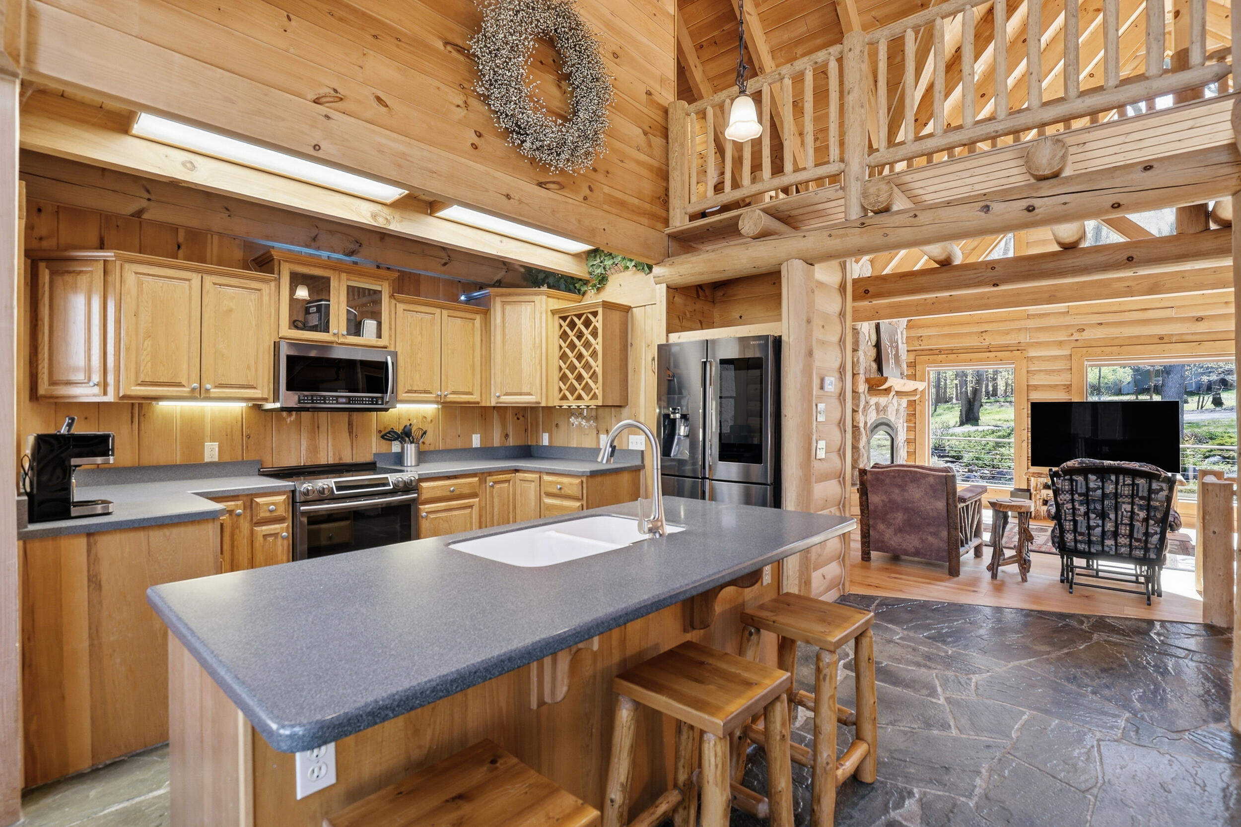 10301 Mountain View Trail