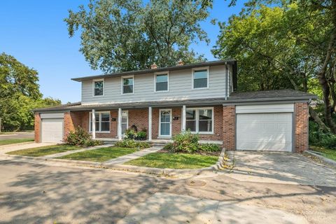 Photo of 431 S 7th Street #2, Ann Arbor, MI 48103 (MLS # 26010923)