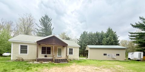 Photo of 2472 W 14 Mile Road, Bitely, MI 49309 (MLS # 26023439)