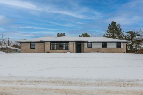 Photo of 906 Wilshire Boulevard, Kalamazoo, MI 49008 (MLS # 26004542)