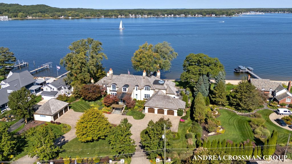 Photo of 1933 South Shore Drive, Holland, MI 49423 (MLS # 26003830)