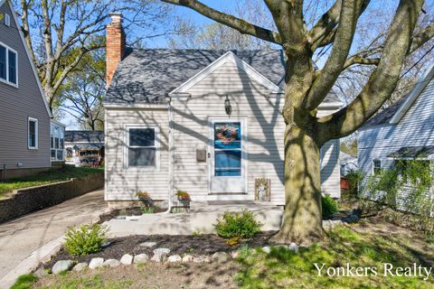 Photo of 1233 Diamond Avenue NE, Grand Rapids, MI 49505 (MLS # 26017629)