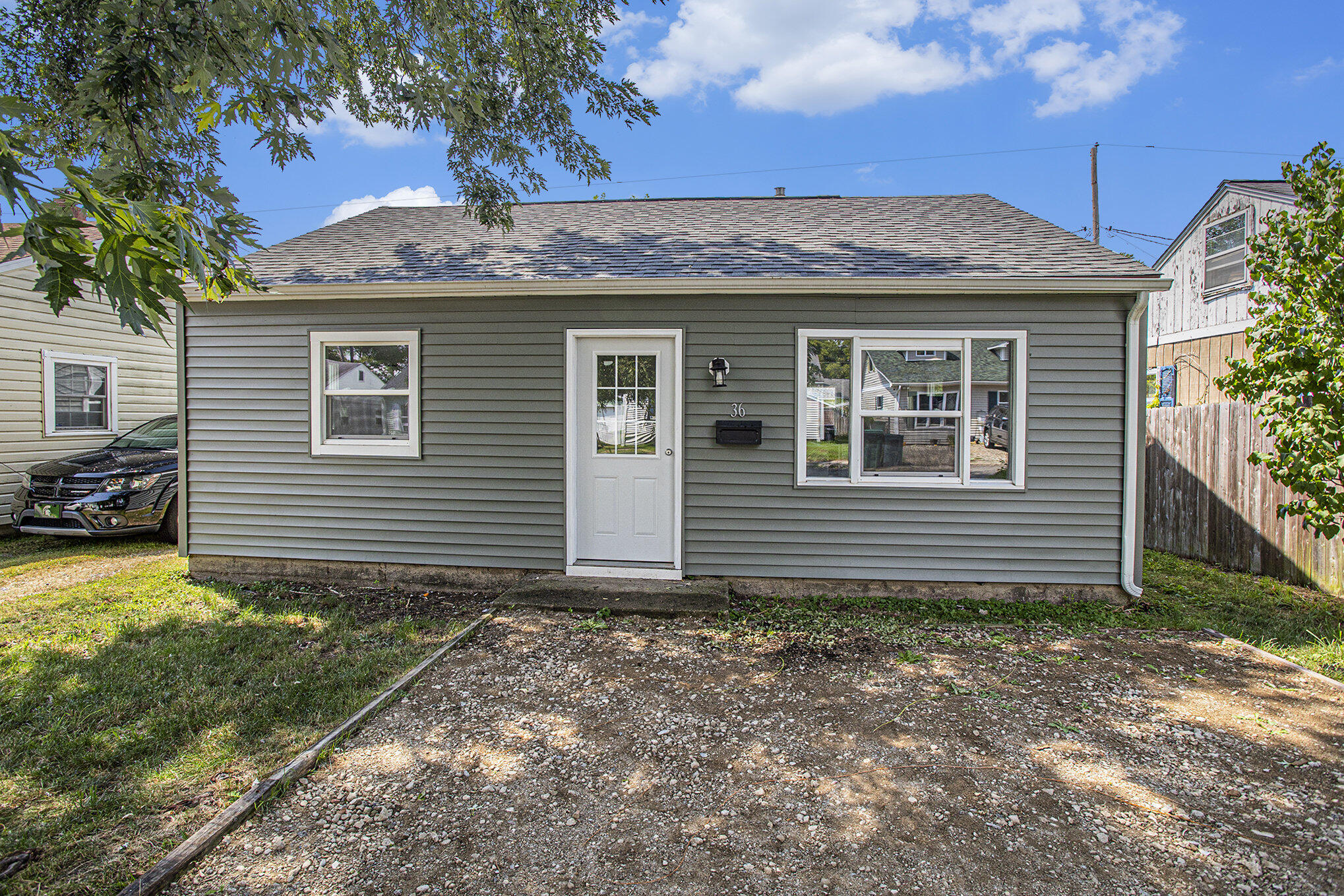 Battle Creek, Michigan 49015, United States, 2 Bedrooms Bedrooms, ,1 BathroomBathrooms,Residential,Pending,190009