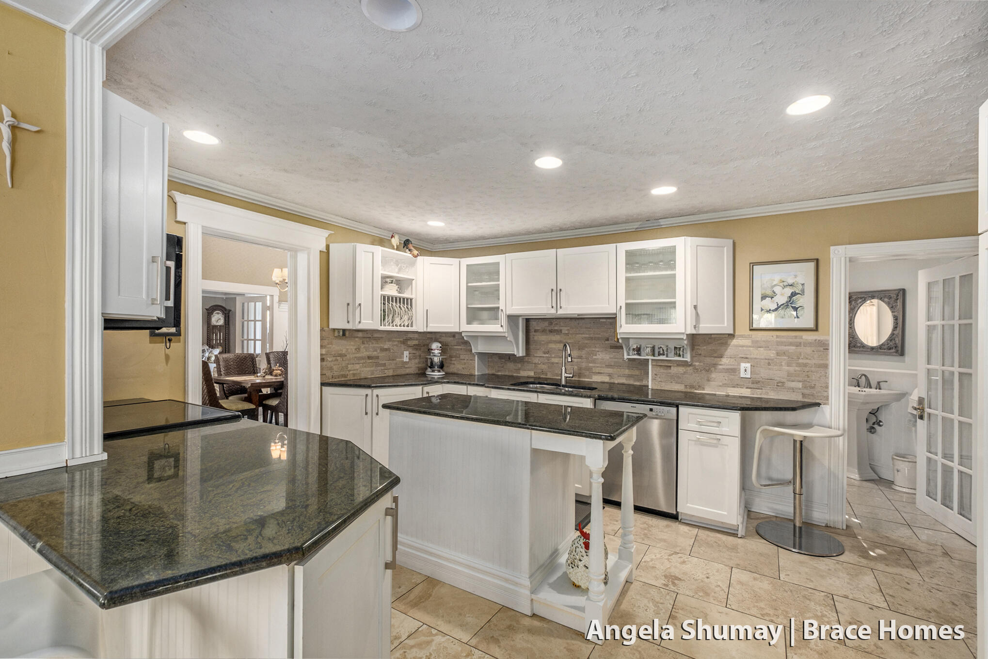 Grand Rapids, Michigan 49525, United States, 3 Bedrooms Bedrooms, ,2 BathroomsBathrooms,Residential,Pending,236744