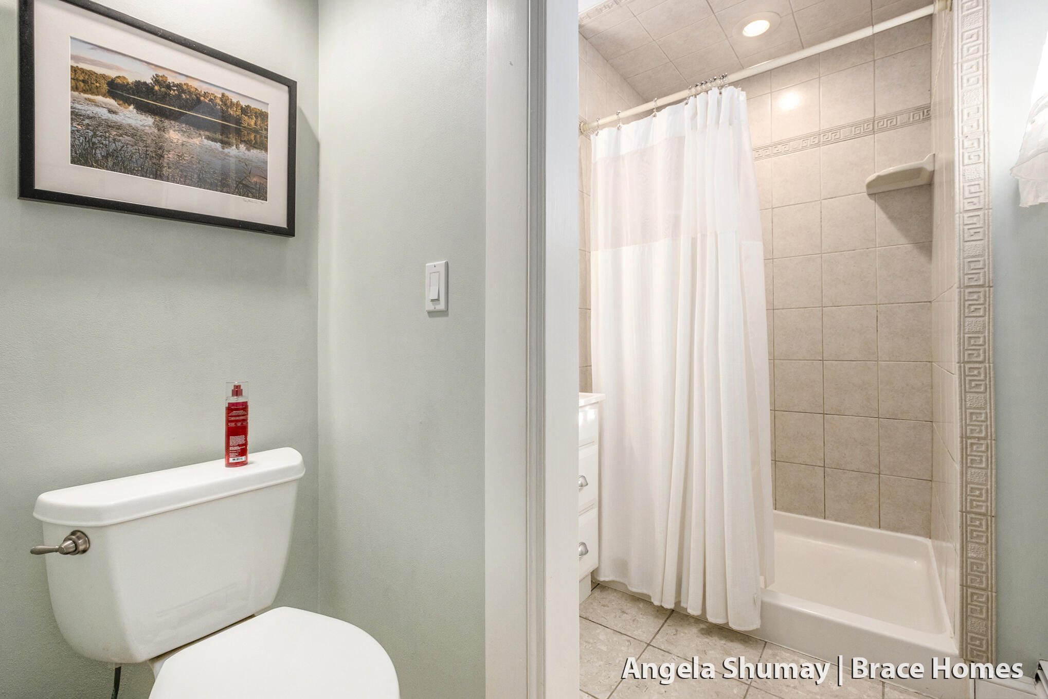 Grand Rapids, Michigan 49525, United States, 3 Bedrooms Bedrooms, ,2 BathroomsBathrooms,Residential,Pending,236744