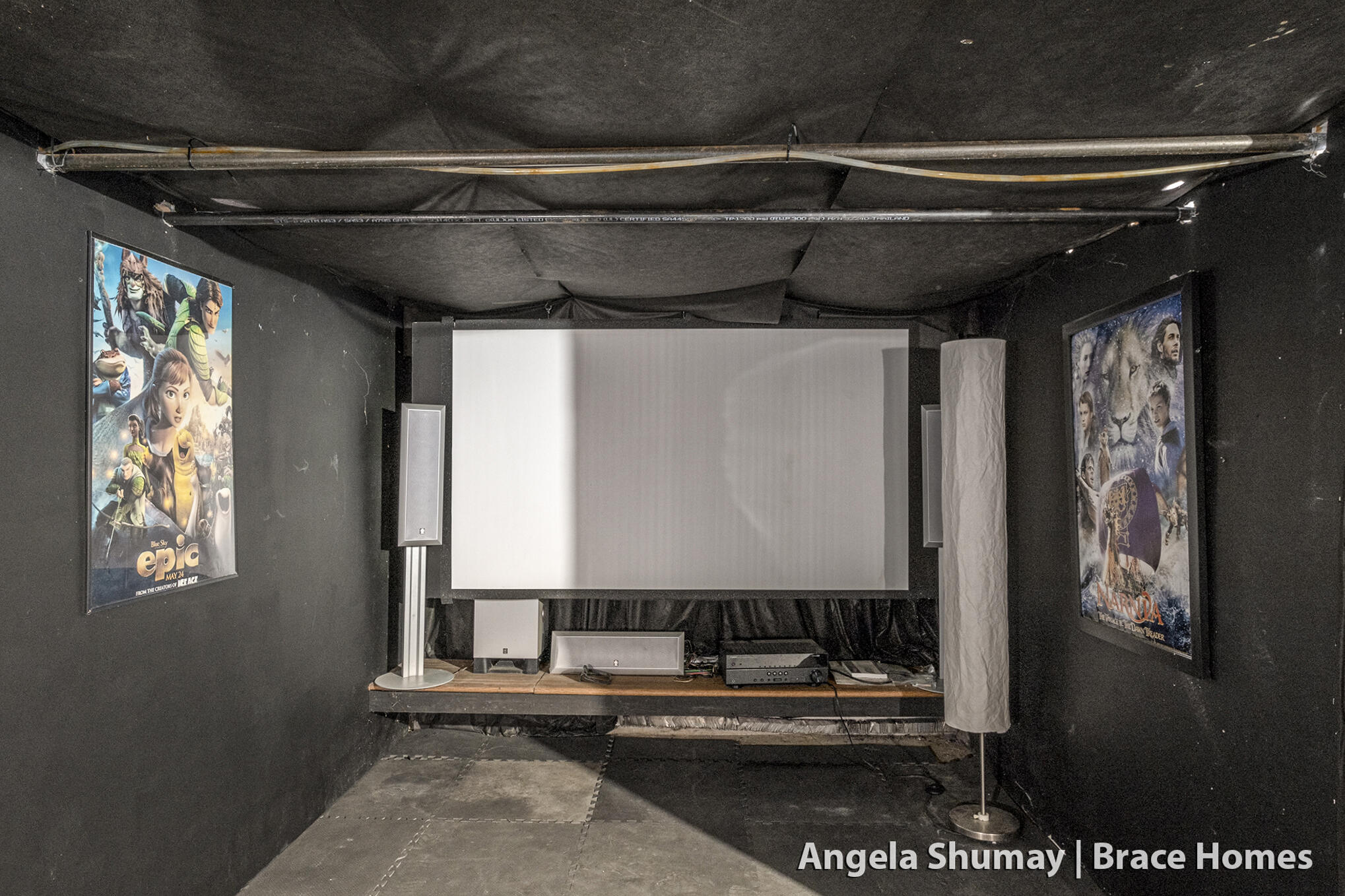 Grand Rapids, Michigan 49525, United States, 3 Bedrooms Bedrooms, ,2 BathroomsBathrooms,Residential,Pending,236744